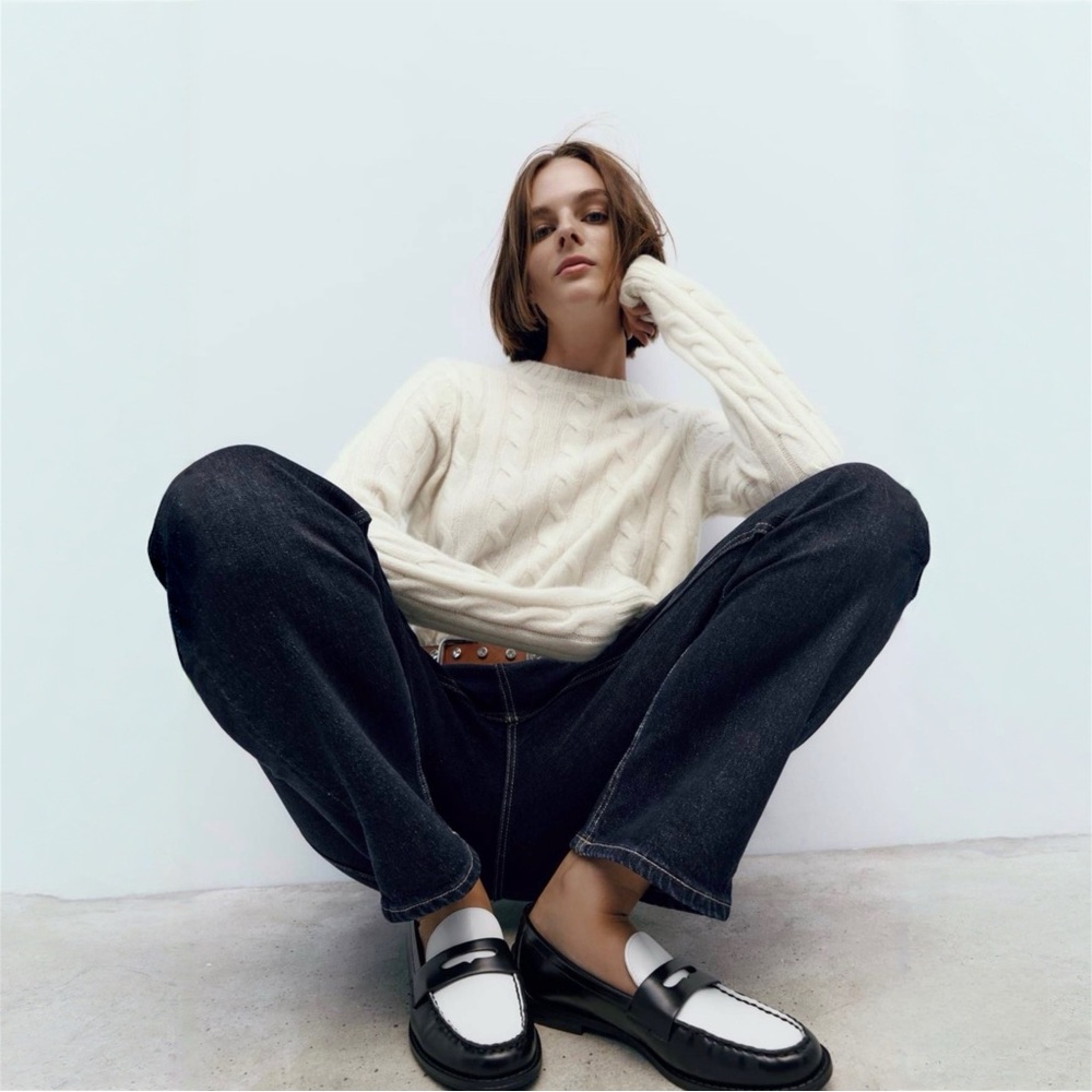 G.H. Bass & Co. Women’s Whitney Two Tone Loafers - Picture 9 of 10